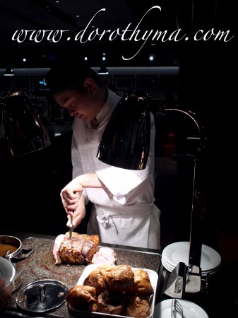 Dickens Bar - buffet station