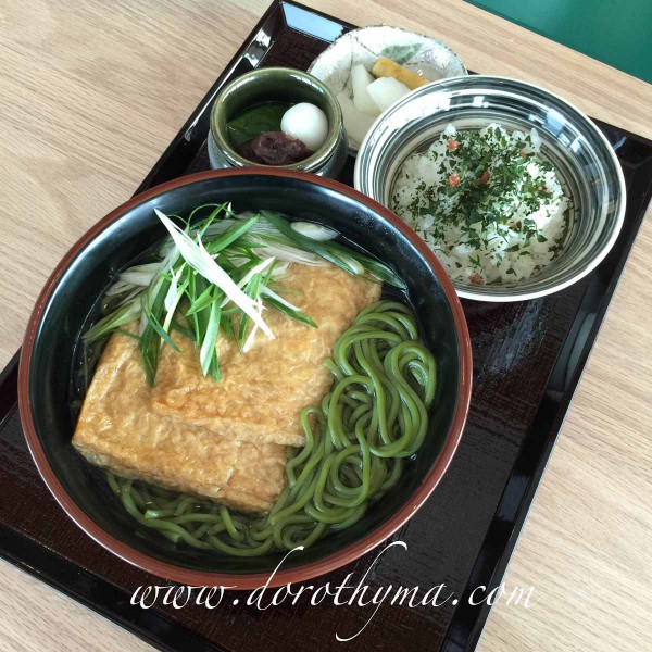 腐皮抹茶烏冬定食($118) 彈牙幼身的自家製抹茶烏冬麵條，茶味出眾，配以京都長葱及日本甜腐皮，還有熊本產白米飯及抹茶啫喱甜品。